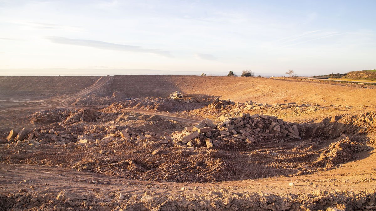 El Canal d’Urgell construeix aquesta bassa a Castellserà en un incipient procés de modernització. - LAIA PEDRÓS
