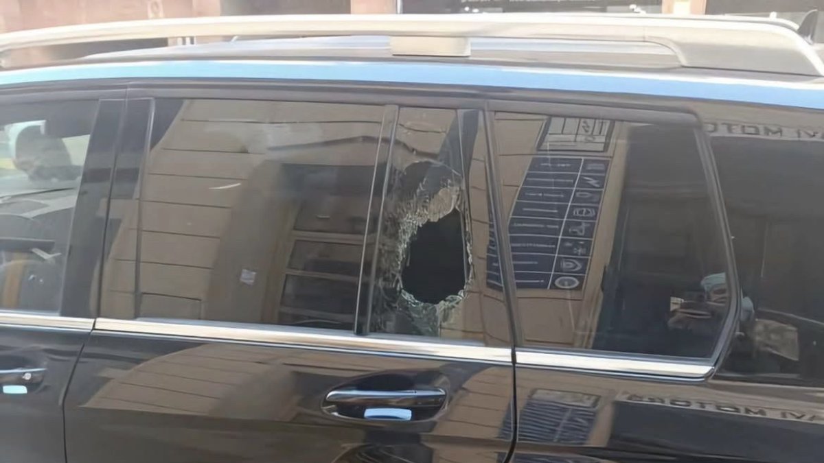 La finestreta trencada.