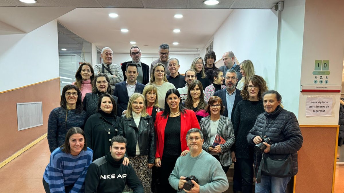 La Generalitat, en el pla de l’estació i a Magisteri ■ La delegada de la Generalitat va avançar en una trobada amb la premsa, a la imatge, que la Generalitat disposarà a Lleida d’un edifici únic però també que “tindrà representació en ... - DELEGACIÓ DE LA GENERALITAT