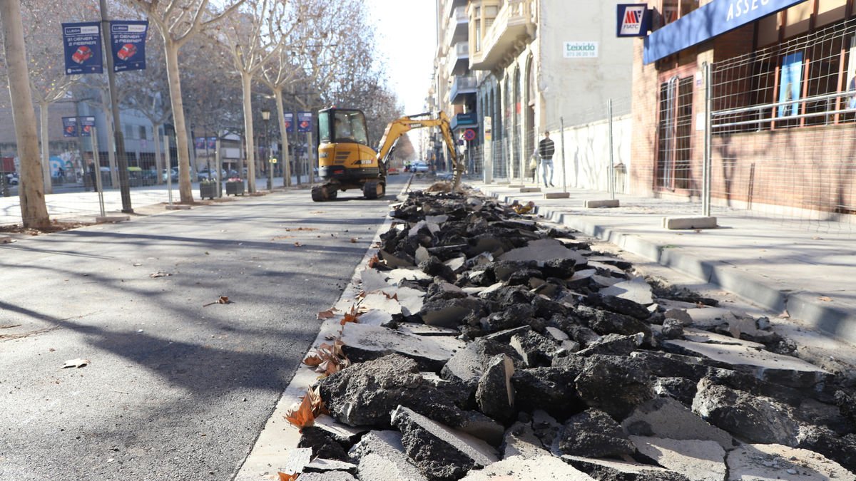 La segona fase de l’‘operació Rambla’ consisteix a ampliar la vorera del costat del Morera fins als 5 m. - MAGDALENA ALTISENT