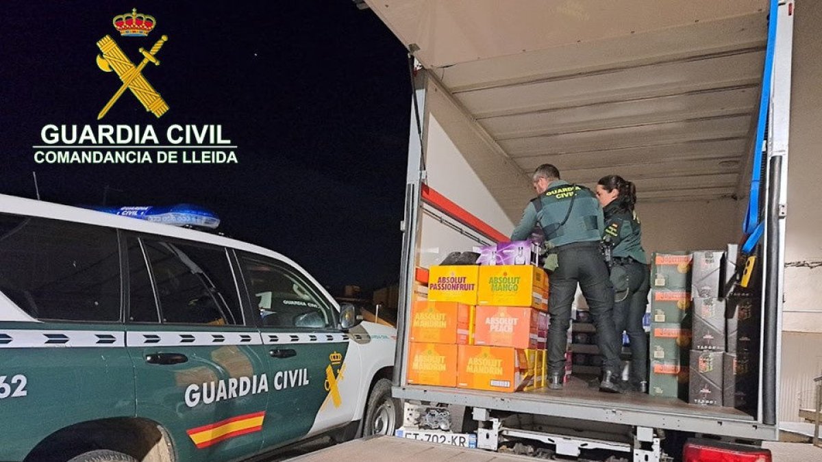 El camión fue interceptado a las 22.00 horas del viernes en un camión de Les Valls de Valira. - GUARDIA CIVIL