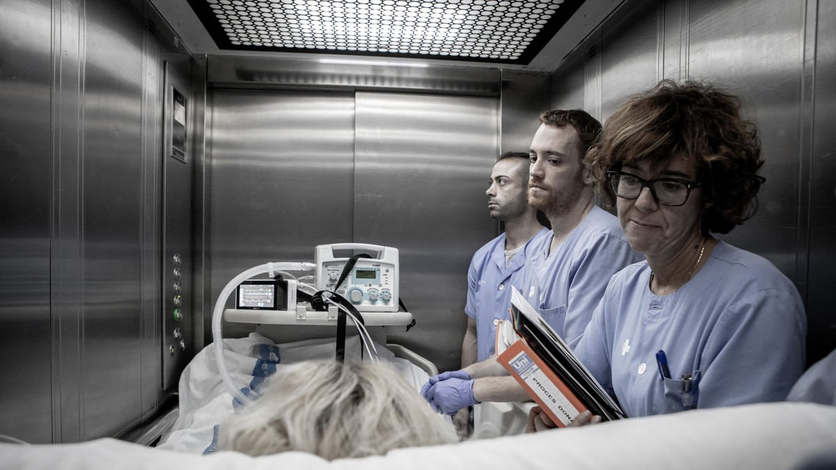 L’equip de la Unitat de Trasplantaments de l’Arnau, amb Mariona Badia. - OCATT