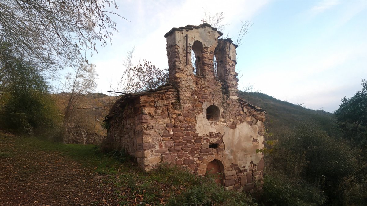 Una iglesia protegida del Pirineo de Lleida, en riesgo inminente de colapso