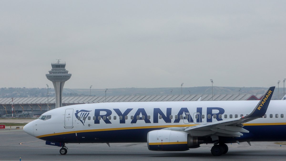 Un avión de Ryanair en Barajas. 