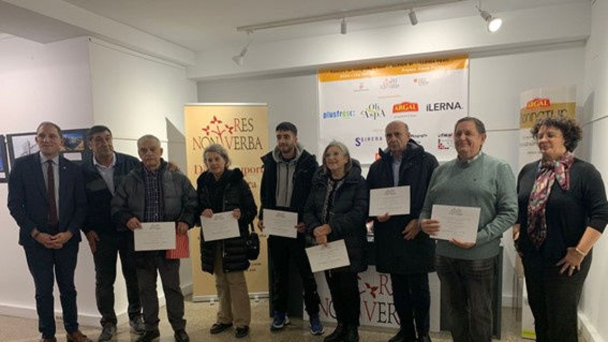 Entrega de guardons del concurs de fotografia ‘Lleida sí, Lleida però.. Premis Josep Porta’, dimarts passat a la sala Res Non Verba. - RES NON VERBA