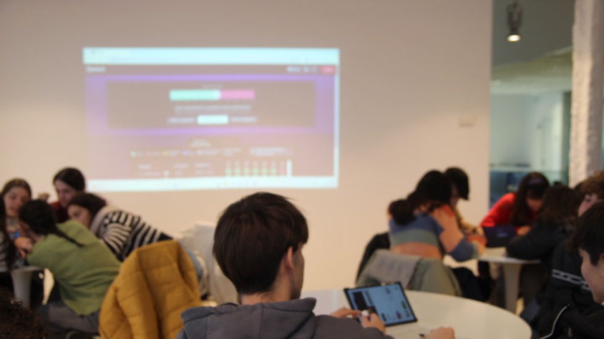 Alumnes de batxillerat de Tàrrega i Agramunt al Tarròs. - CC URGELL