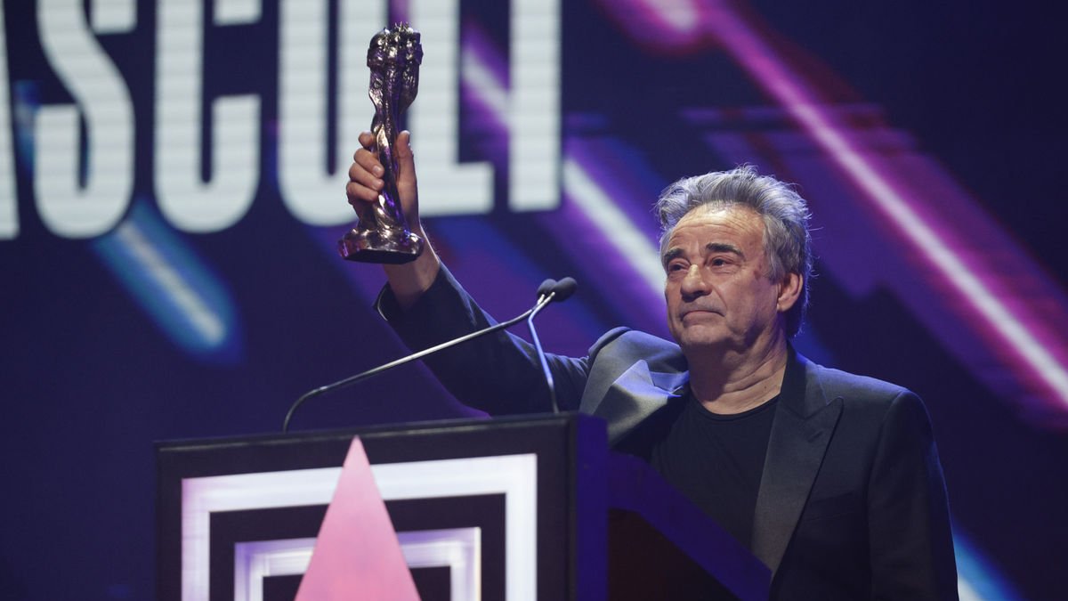 Eduard Fernández, mejor intérprete por su papel en ‘El 47’, sumó su quinto Gaudí convirtiéndose en el actor con más estatuillas. - EUROPA PRESS