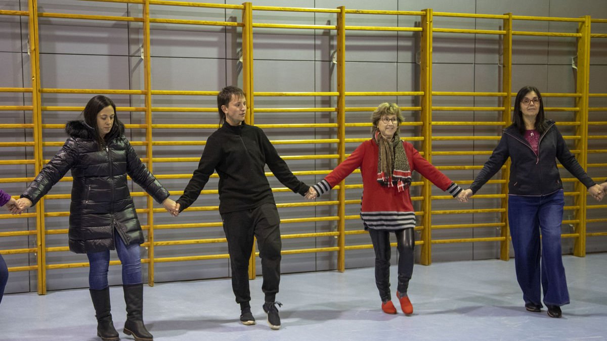 Los talleres se llevan a cabo en la escuela Macià Companys. - LAIA PEDRÓS