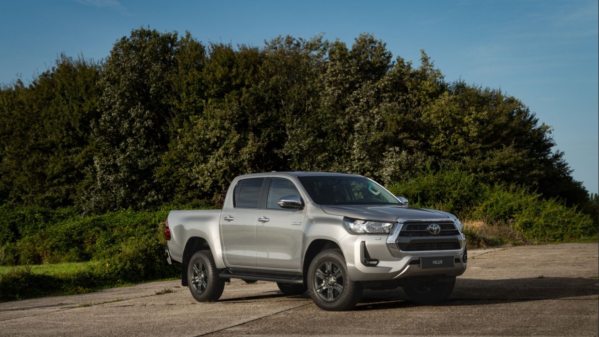 El motor elèctric aporta fins a 12 kW addicionals de potència, amb la qual cosa pot assolir els 204 CV.