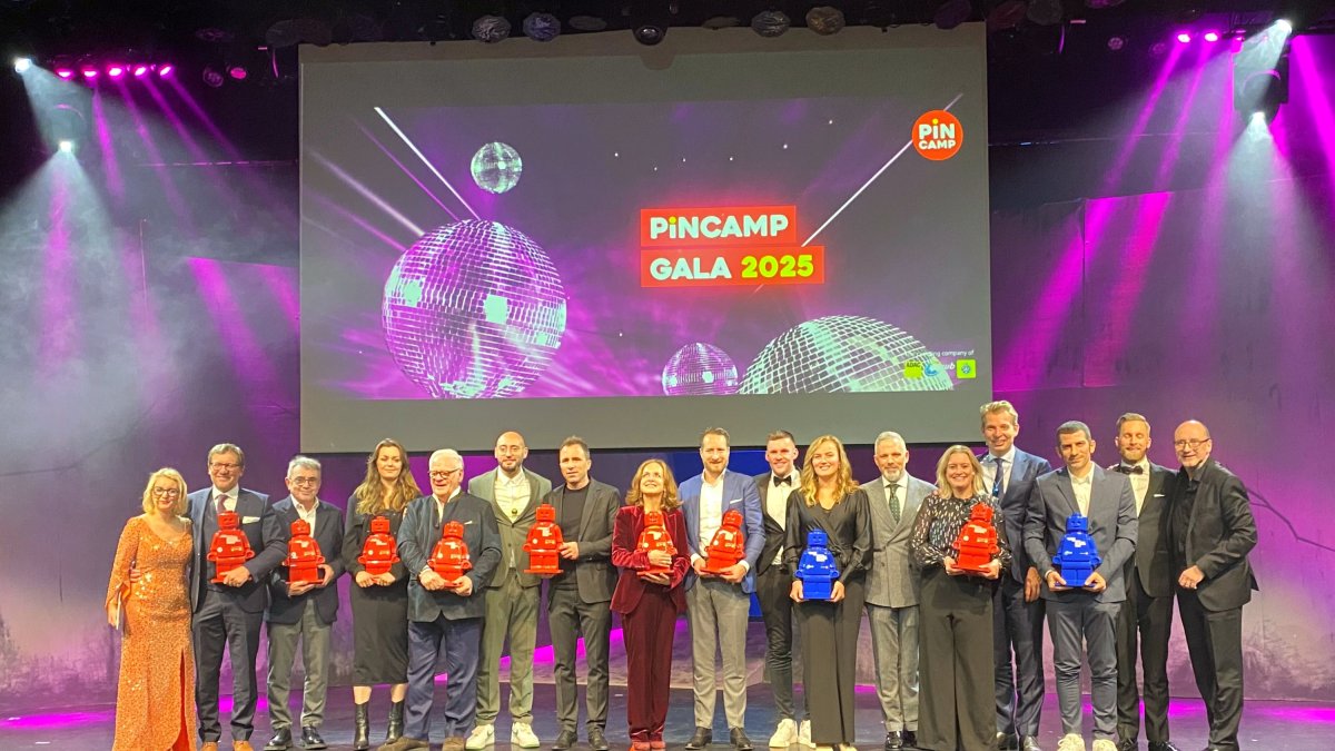 Els guardonats amb els Premis PiNCAMP25 durant la gala a Stuttgart.