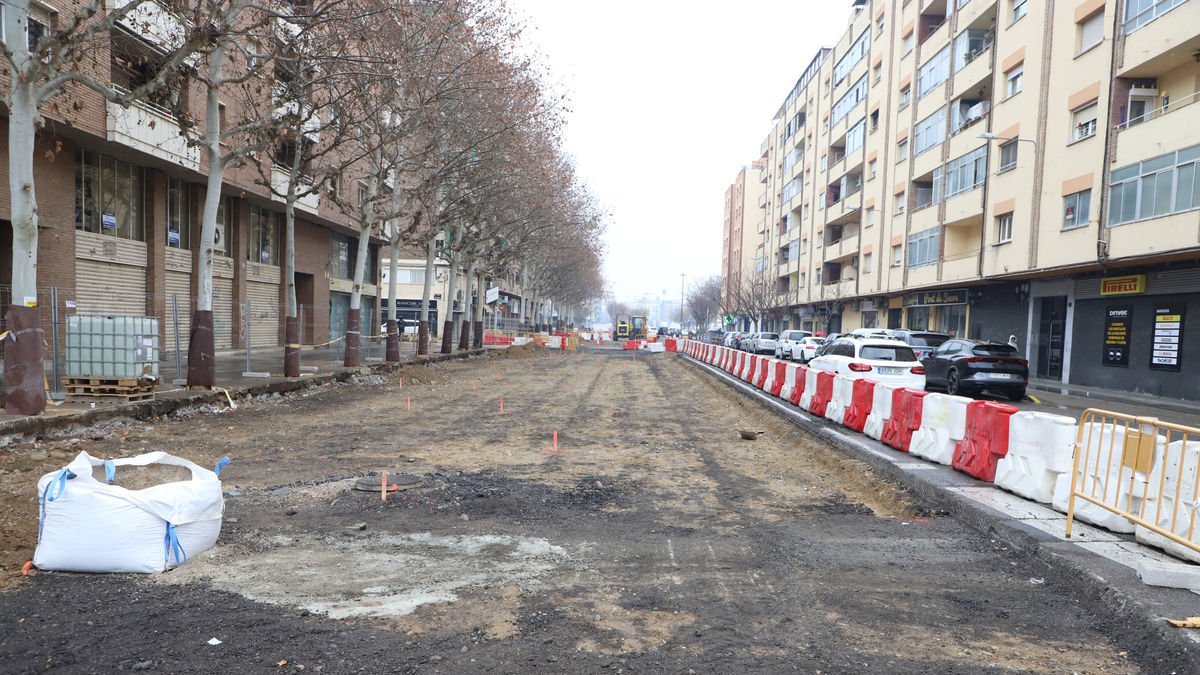 Vista del carrer Riu Ebre de Cappont, que és reformat perquè sigui una rambla verda. - MAGDALENA ALTISENT