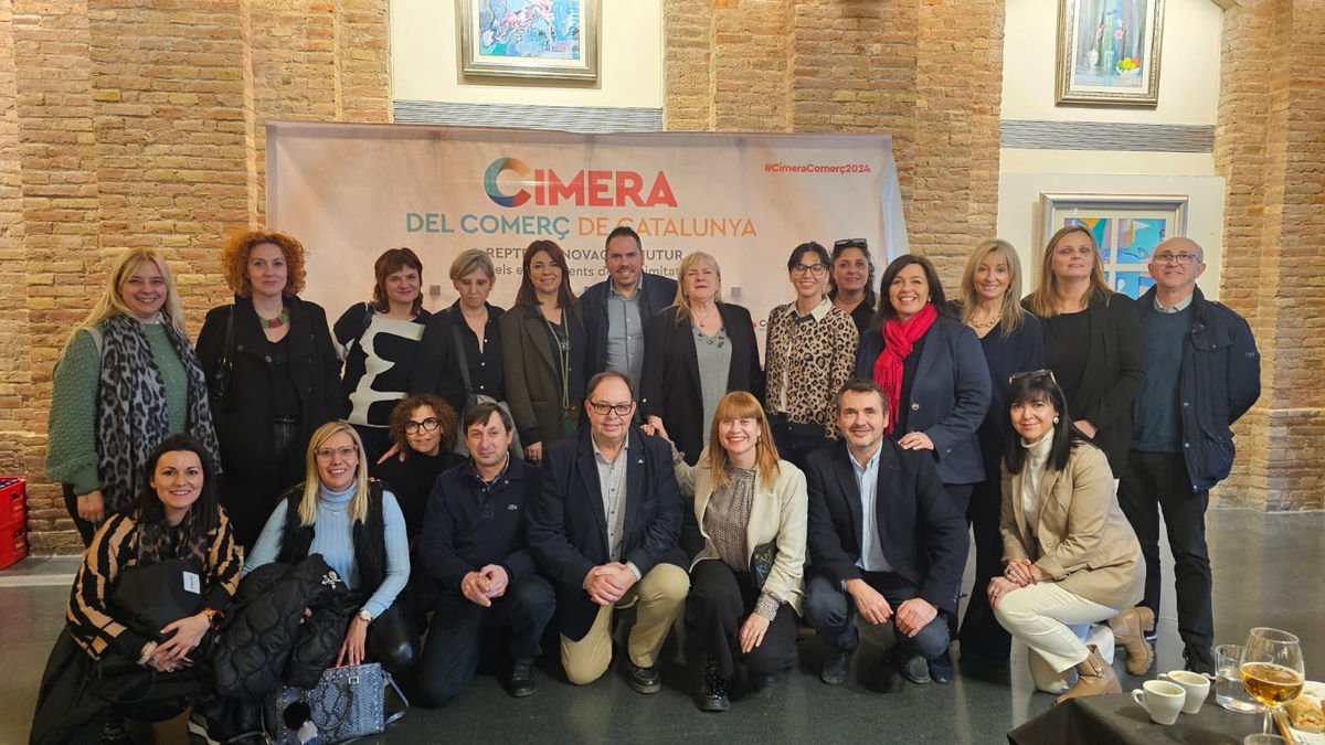 Los representantes del sector del comercio leridano presentes ayer en la cumbre de Vic. - PIMEC