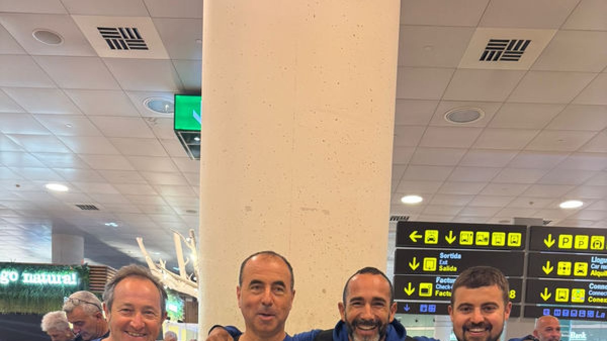 L’equip de Jordi Esteve va arribar ahir a l’aeroport del Prat procedent de l’Aràbia.
