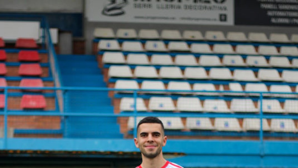 Guillem Porta vuelve a lucir la camiseta del Mollerussa. - CFJ MOLLERUSSA