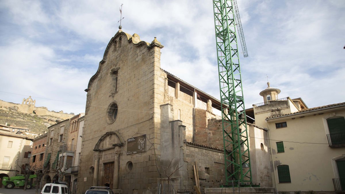 Els treballs a l’església de Santa Maria de Sanaüja van començar el maig de l’any passat. - C.MARSIÑACH
