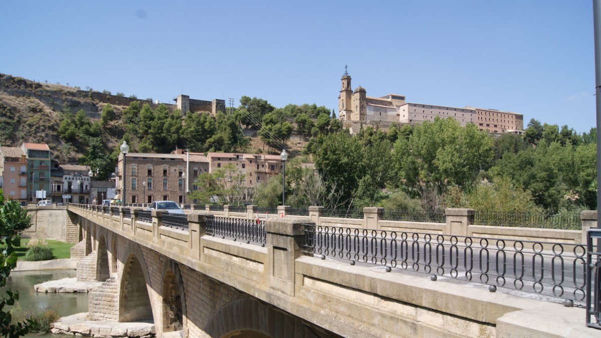 El pont de Sant Miquel és el més antic de la capital de la Noguera. - SEGRE
