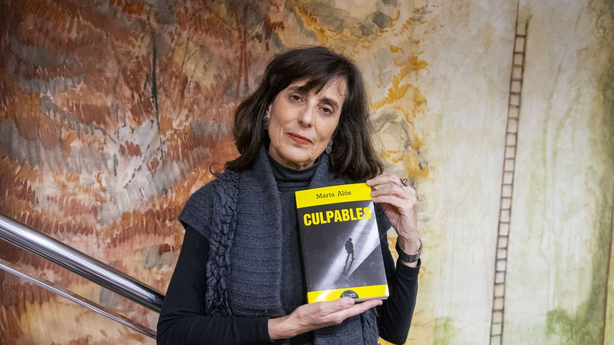 La escritora leridana, con la novela ‘Culpables’, ya a la venta. - GERARD HOYAS