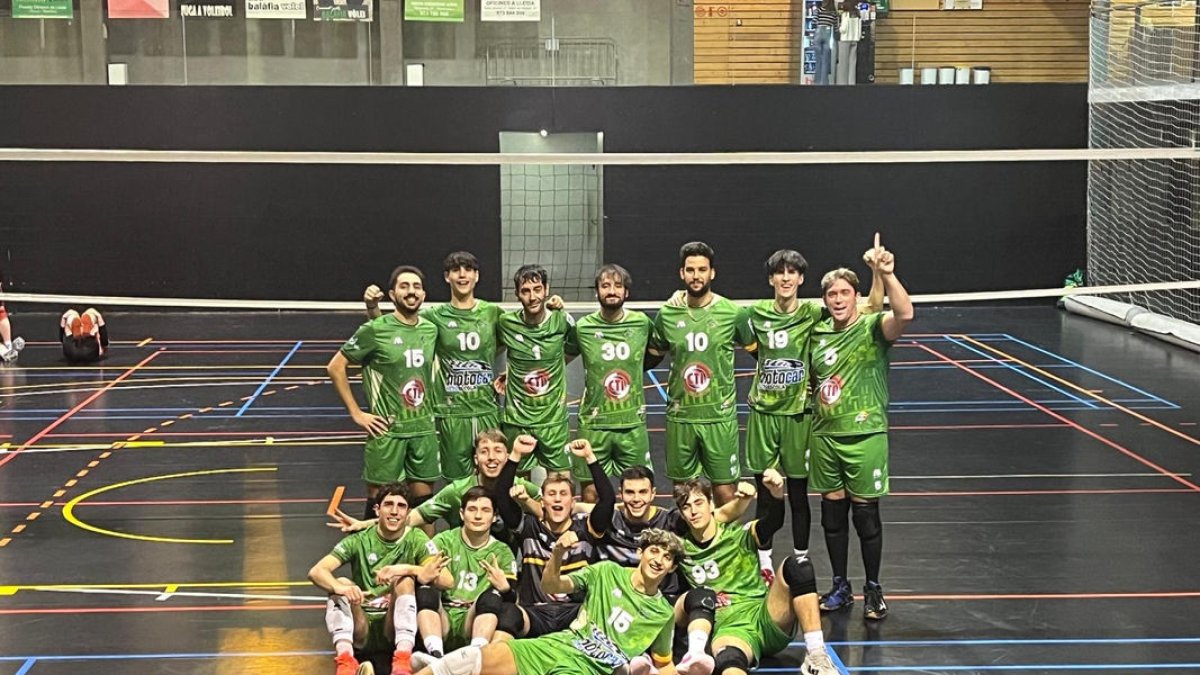 Integrantes de la plantilla del segundo equipo sénior del Balàfia Vòlei.