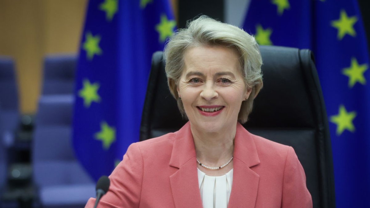 La presidenta de la Comisión Europea, Ursula Von der Leyen, ayer miércoles en Bruselas. - EFE/EPA/OLIVIER HOSLET