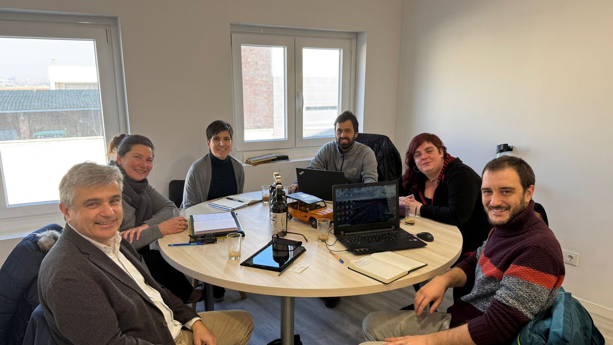 Representants de les tres cooperatives. - SARAU ESTUDI