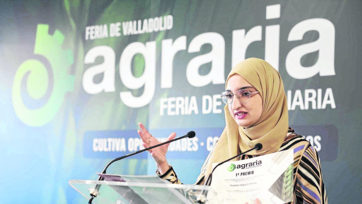 Ouijdan Hajjaj El Imrani recibió la distinción en Valladolid. - ENGINYERS AGRÒNOMS DE CATALUNYA