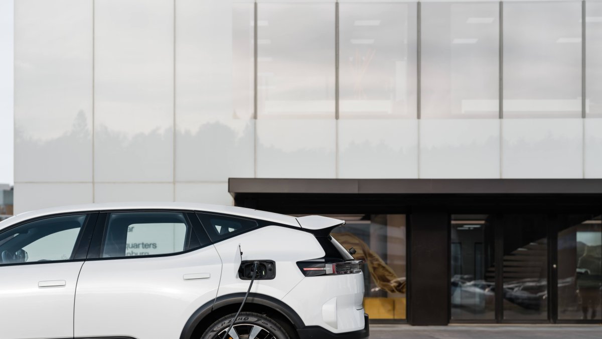 Els clients de Polestar que utilitzin l’app Polestar Energy gaudiran de costos més baixos i d’un mètode de càrrega més intel·ligent i sostenible.