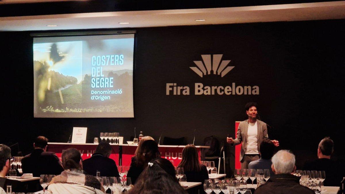 Tast de vins de la DO Costers del Segre ahir amb David Seijas. - DO COSTERS DEL SEGRE