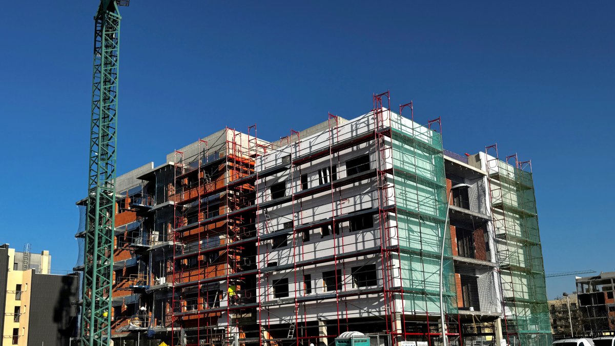 Una de las promociones que se están construyendo en el barrio de los Mangraners de Lleida con financiación del ICF.