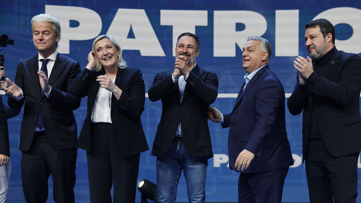 Abascal amb Wilders, Le Pen, Orbán i Salvini en la clausura de l’acte celebrat a Madrid. - EUROPA PRESS