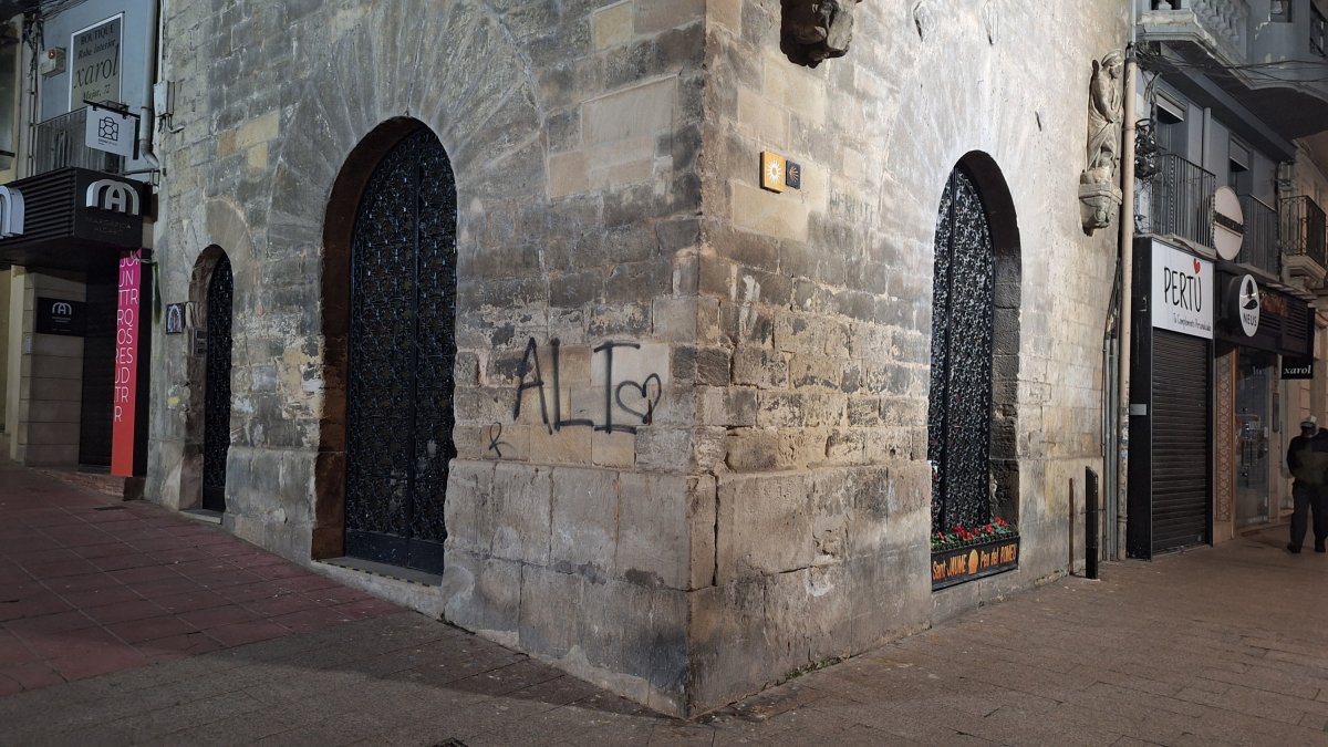 El Peu del Romeu, con la pintada