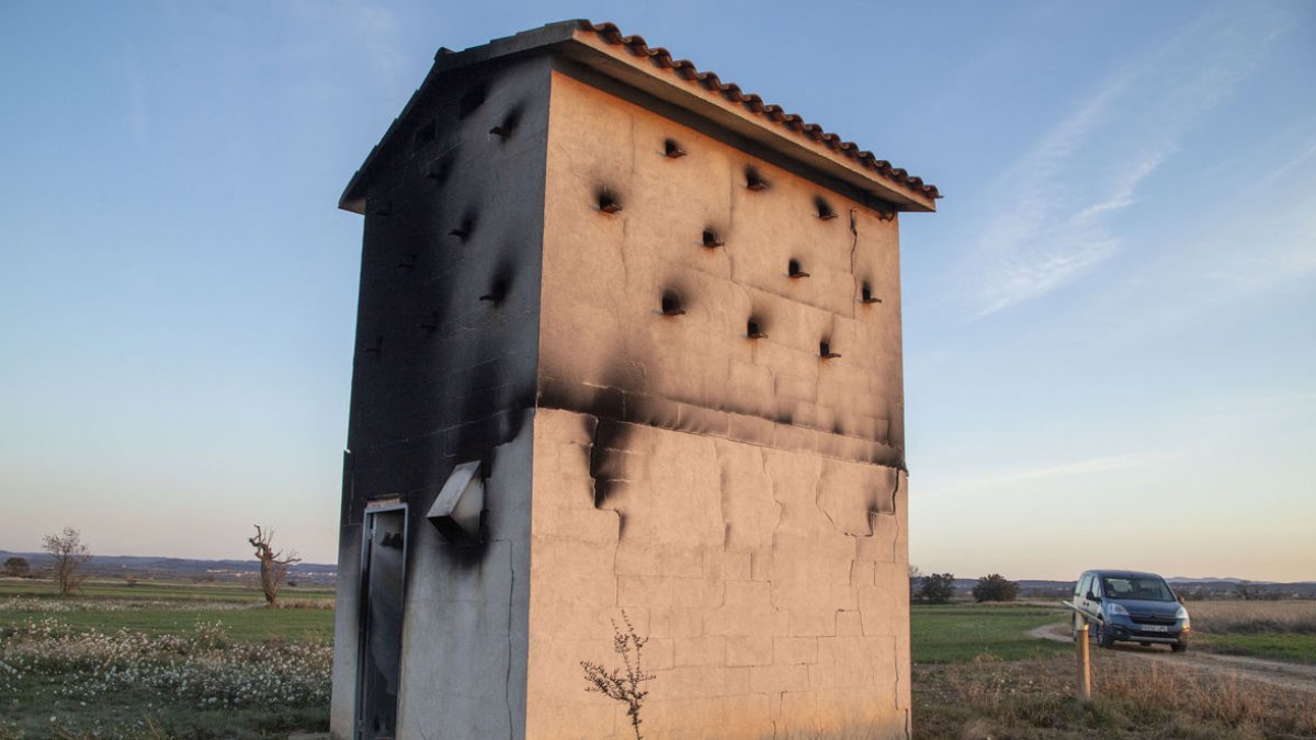 La torre malmesa pel foc a Preixana. - LAIA PEDRÓS