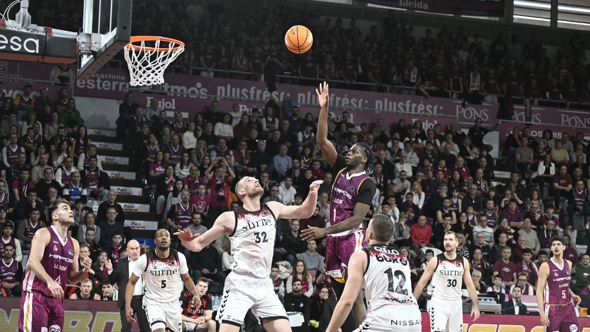 Goodwin, en una acció en un partit amb l’Hiopos Lleida. - SANTI IGLESIAS