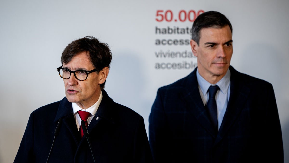 Salvador Illa va fer l’anunci en un acte amb Pedro Sánchez. - LORENA SOPÊNA / EUROPA PRESS