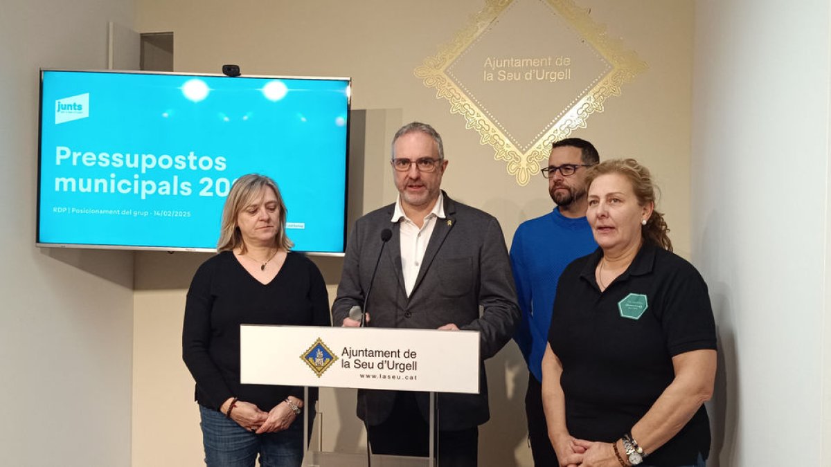 Junts hizo ayer una rueda de prensa. ERC la llevó a cabo el lunes. - C.SANS