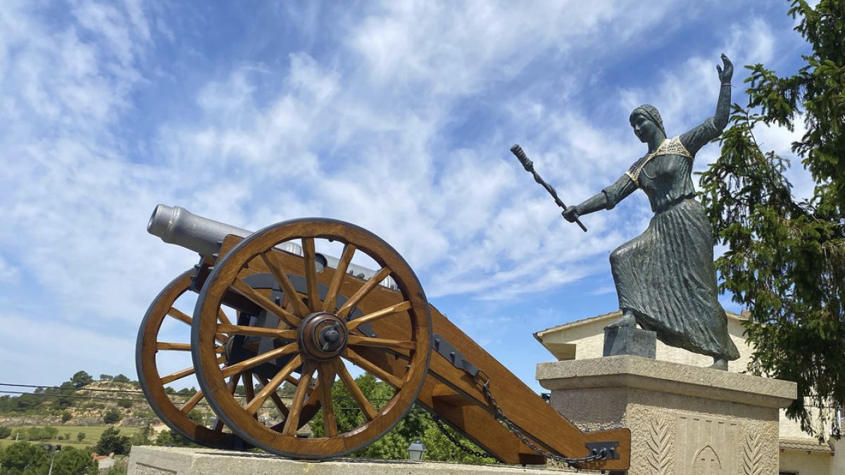 Al peu del canó - LLUÏSA PLA