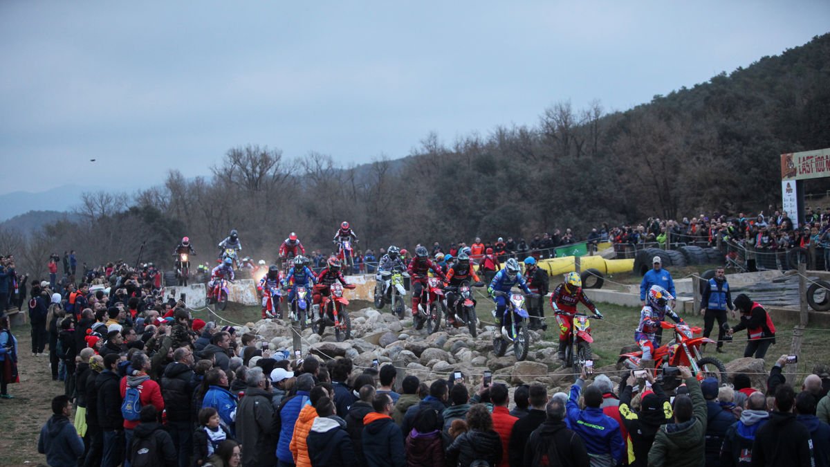 Numeroso público asistió a la prueba Xtrem que abrió ayer la decimoquinta edición de la Bassella Race 1. - MIQUEL ROVIRA