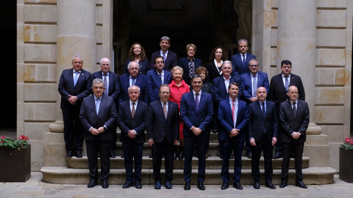 Sánchez posant al costat dels presidents de la Cambres. - CAMBRA DE COMERÇ DE LLEIDA