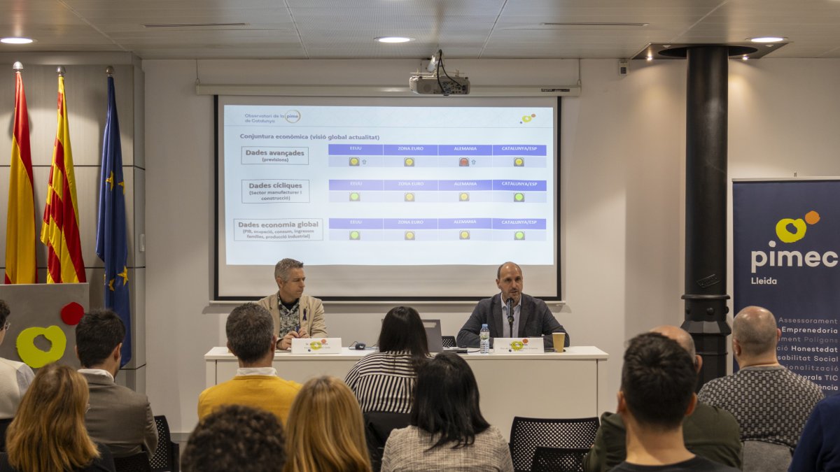 Torrelles i Mas en un moment de la jornada celebrada ahir a la seu de Pimec a Lleida. - ROGER BARRAGÁN
