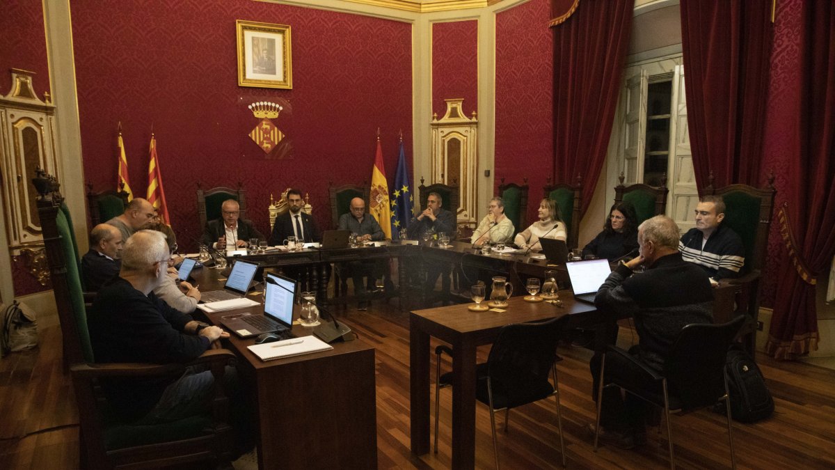 El ple extraordinari d’ahir en què es van debatre els pressupostos del 2025. - C. MARSIÑACH