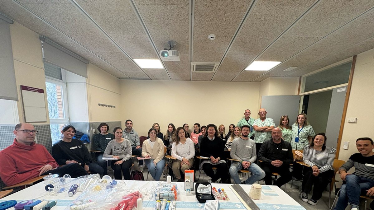 Docents participen en un taller sobre primers auxilis a l’Arnau - ICS