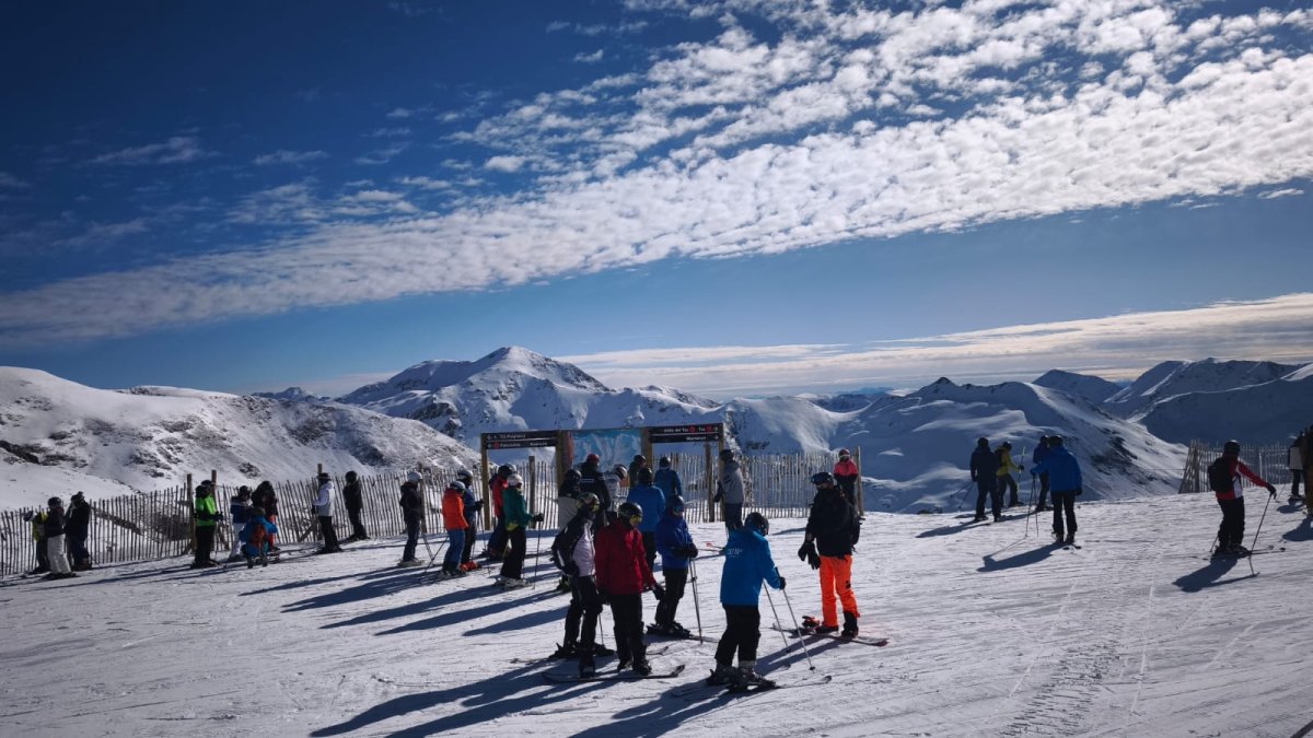 El buen tiempo llevó ayer a numerosos esquiadores a la estación de Boí Taüll, en la Ribagorça.