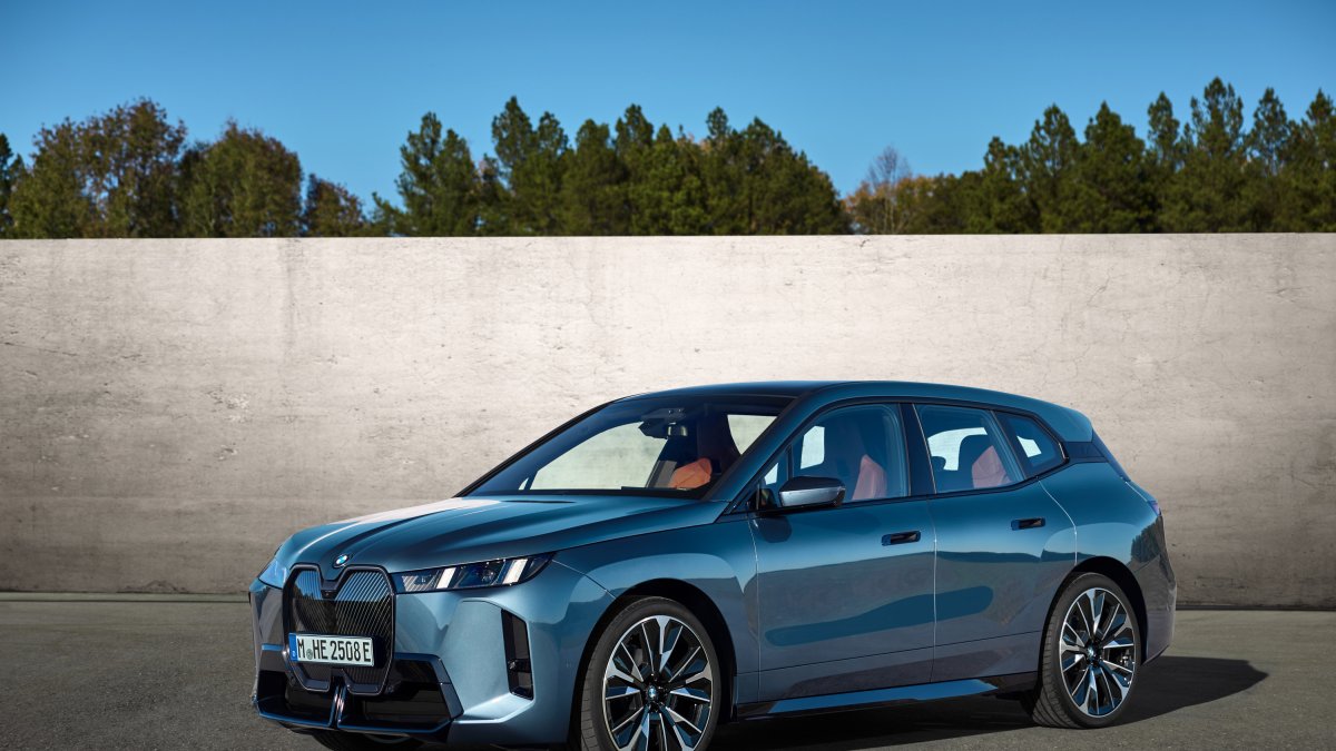 L’augment de prestacions i d’autonomia fins als 700 quilòmetres s’acompanya amb modificacions en el disseny exterior i interior.