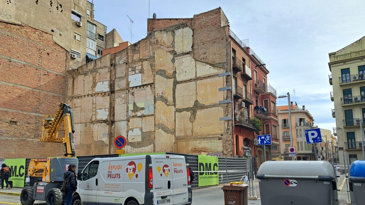 El edificio en ruinas está en el número 3 de la calle del Nord. - SCD