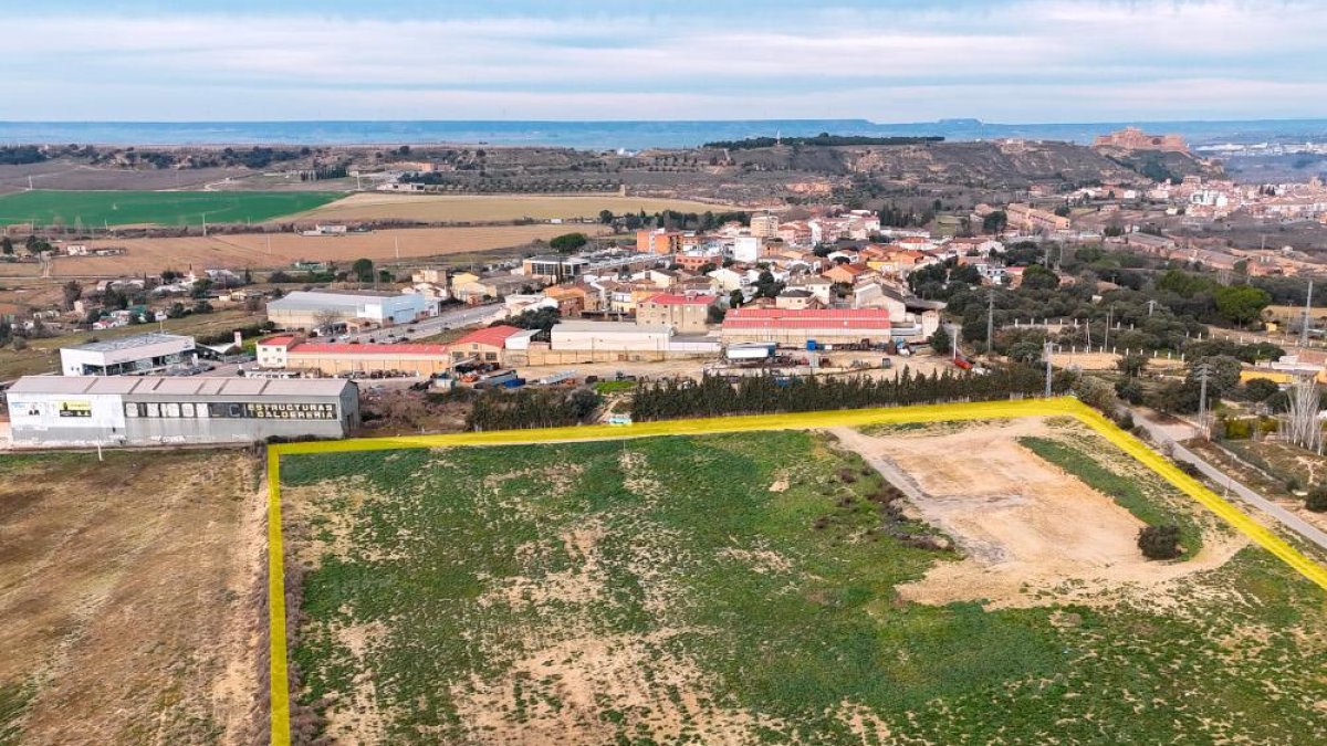 La finca en la qual es preveu el parc de Bombers a Montsó. - DPH