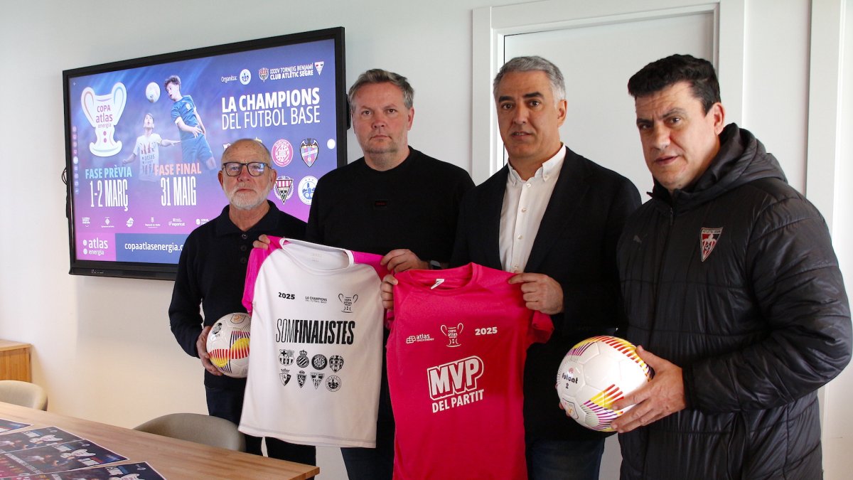 Pedro Sánchez, David Romaní, Nèstor Gutiérrez i Mario Sampietro, ahir durant la presentació.