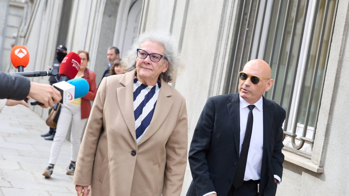 L’empresària Carmen Pano, ahir a l’arribar al Suprem. - JESÚS HELLÍN / EUROPA PRESS
