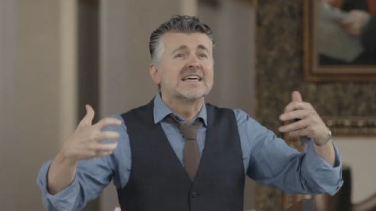 Ramon Gener ensenyarà la lletra i la melodia del tema de Serrat. - 3CAT