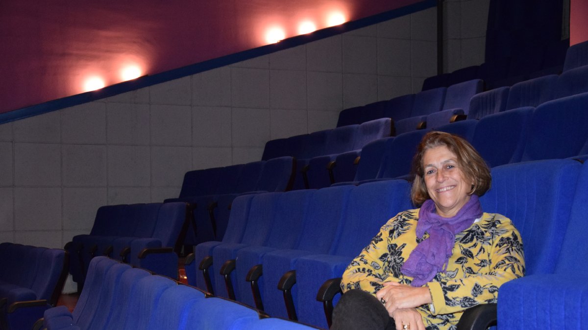 Montse Guiu, en la imagen, lleva cerca de 40 años a cargo de las instalaciones junto con su hermana Irene. - C.SANS