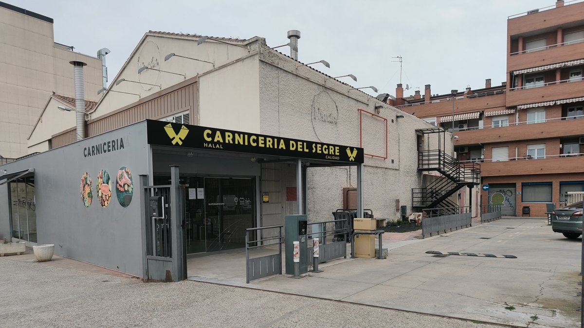 El exterior del nuevo supermercado que ha abierto en el local. - J.M.A