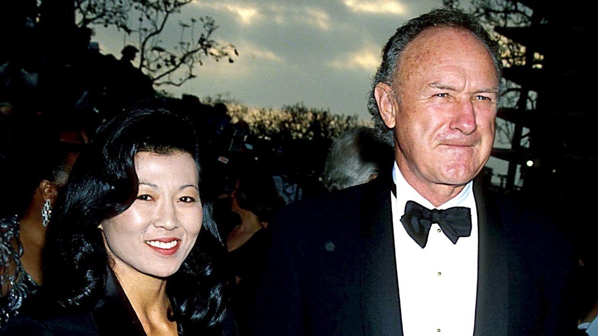 Gene Hackman y su esposa. 